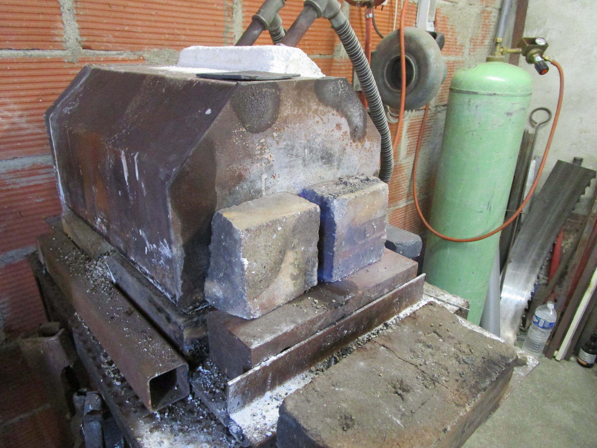 3kg sous terre: Un marteau pilon à l'atelier Tutoriel forge d